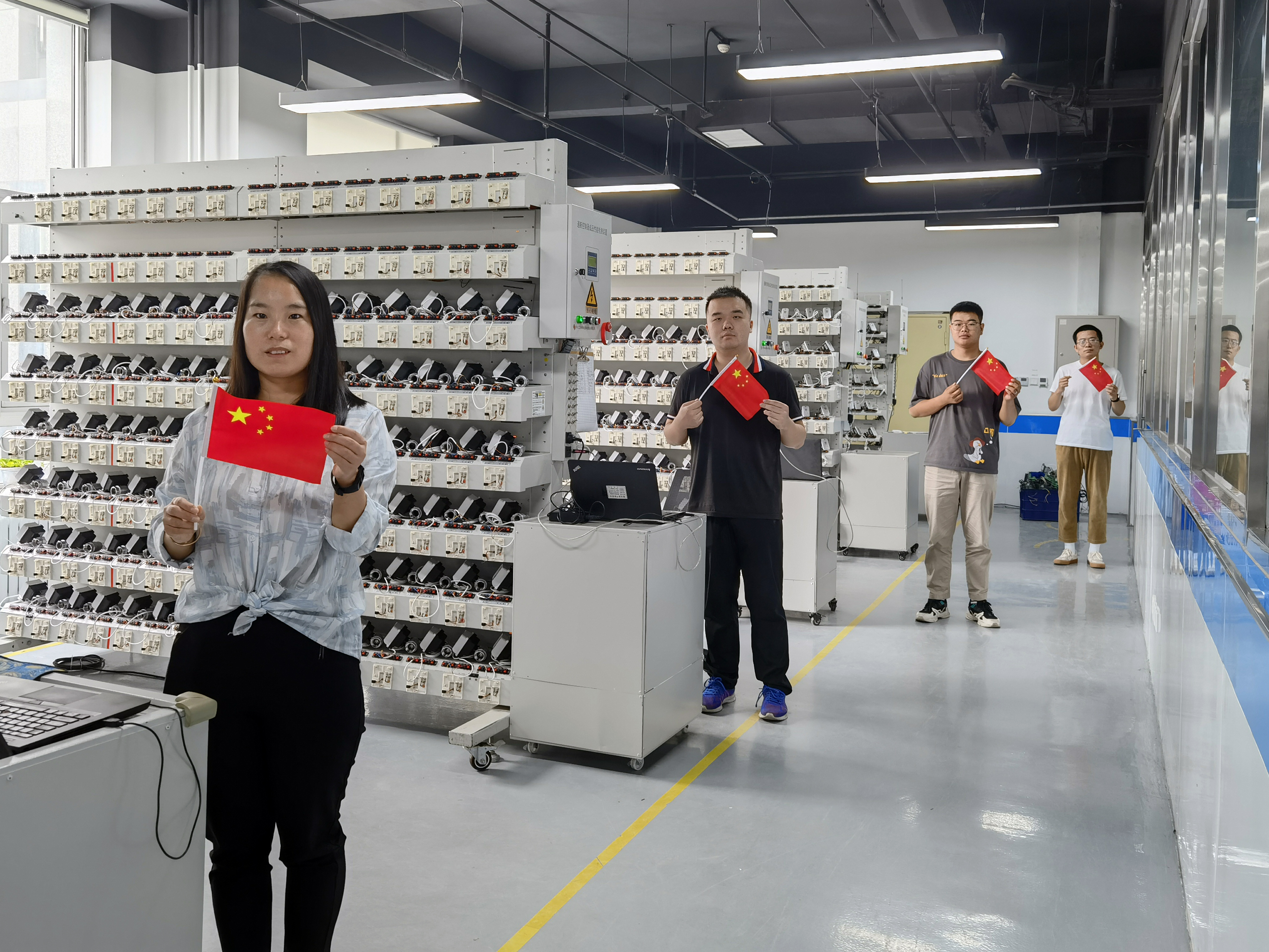 我和国旗合个影丨来自必威官方首页官网人的批注(图8)