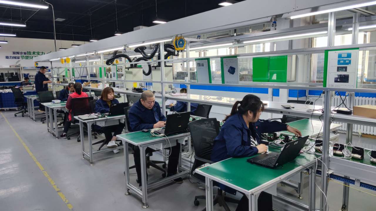 【国庆坚守，，，，，，，现在我在岗】必威官方首页官网人全力备战今冬供暖（二）(图10)