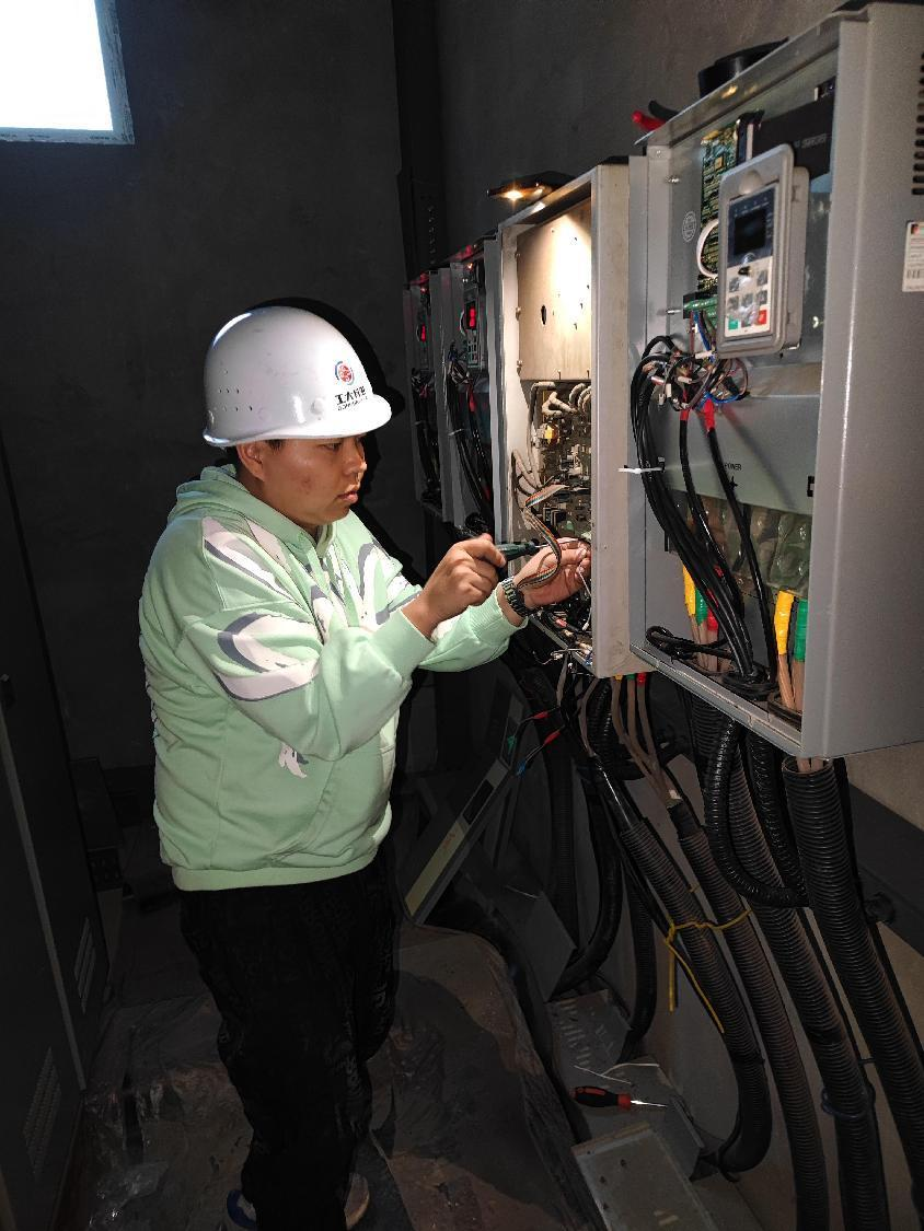 【国庆坚守，，，，，，，，现在我在岗】必威官方首页官网人全力备战今冬供暖（三）(图6)